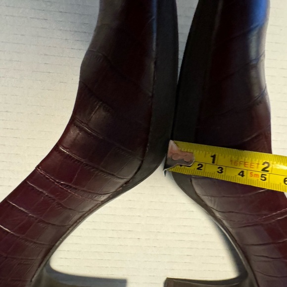 Collection by Clark’s size 10 women’s burgundy heels pumps shoes office dressy - Picture 6 of 9
